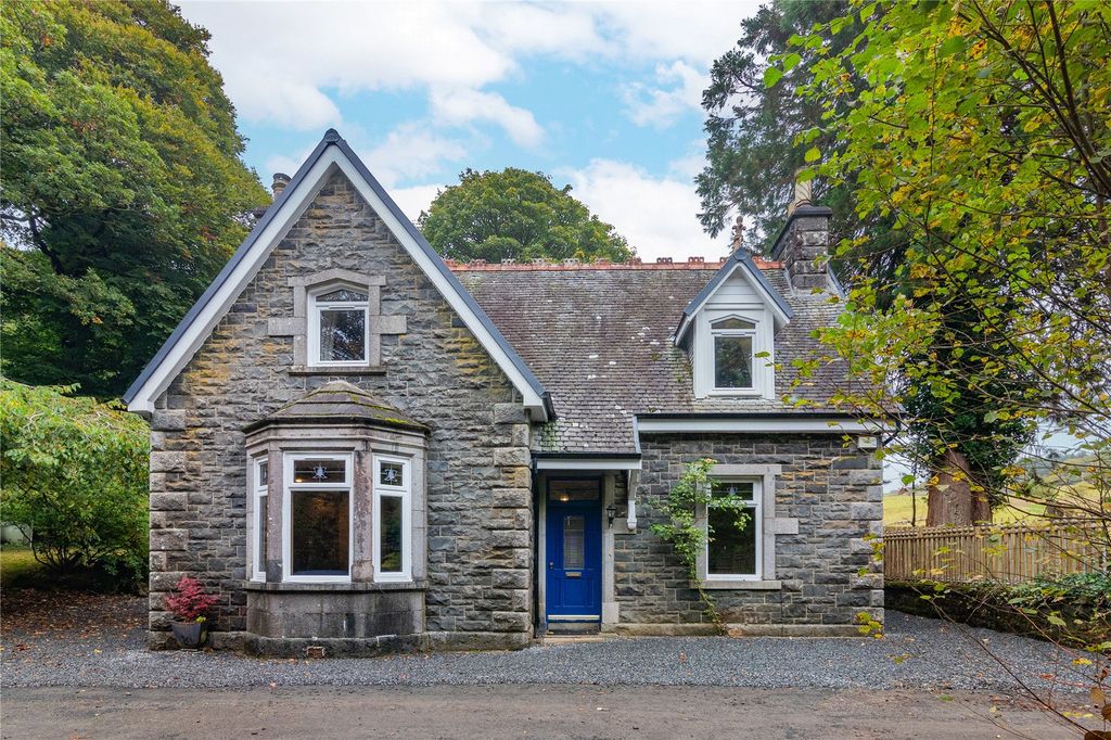 Property photo 3 of 25 South Lodge