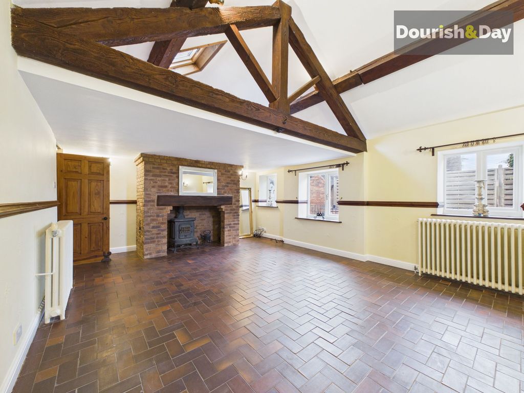 Property photo 2 of 32