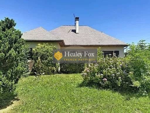 Property photo 1 of 10 Main Exterior View