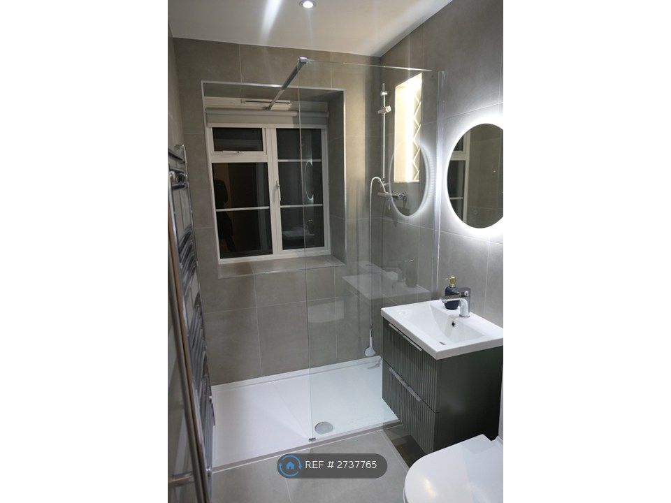 Property photo 3 of 6 Bathroom