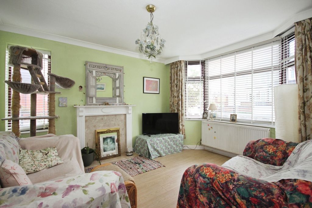 Property photo 2 of 17 Photo