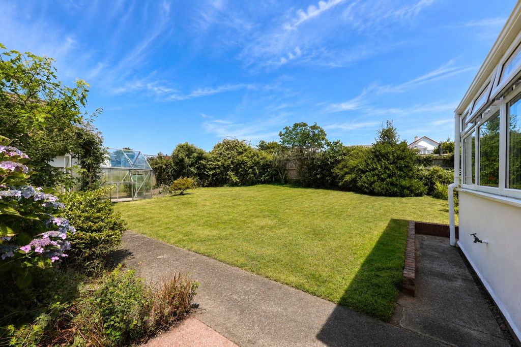 Property photo 2 of 15 Picture No. 02