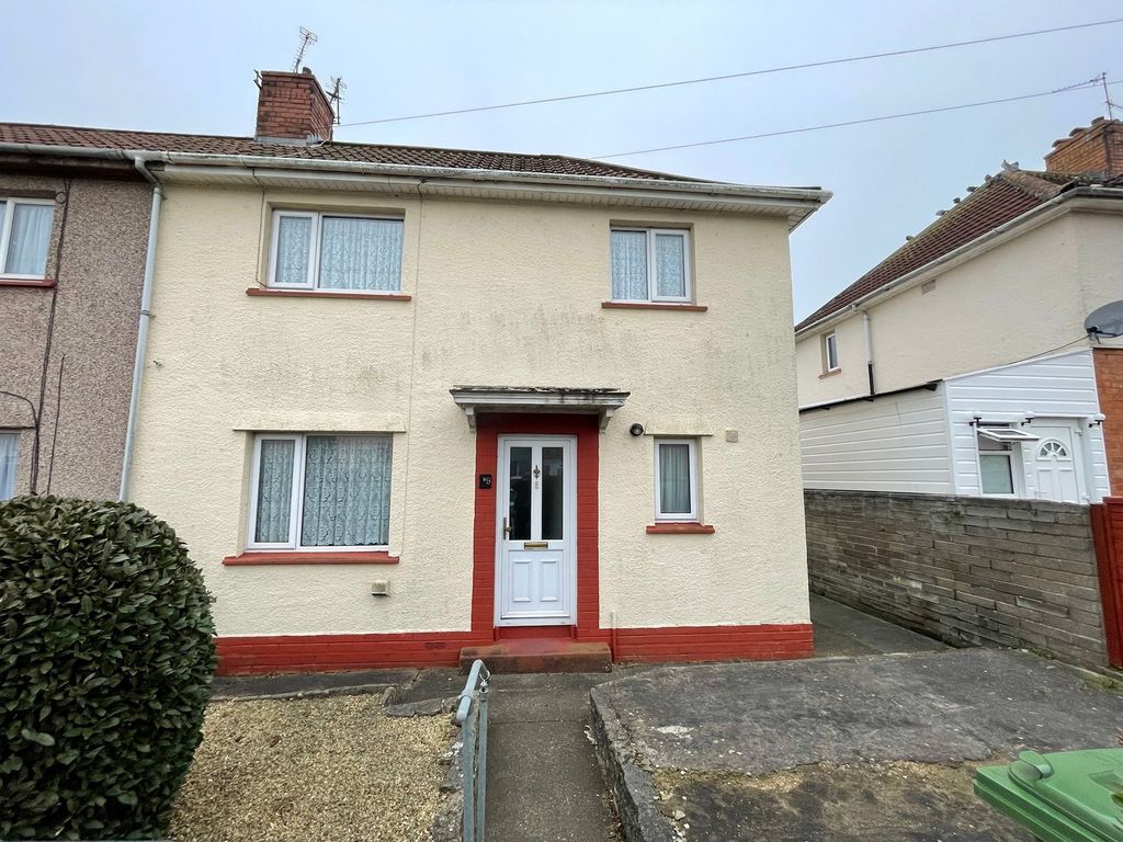 Property photo 3 of 11 House Front