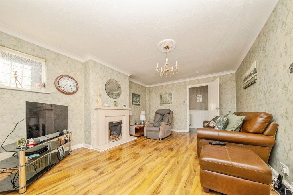 Property photo 3 of 19