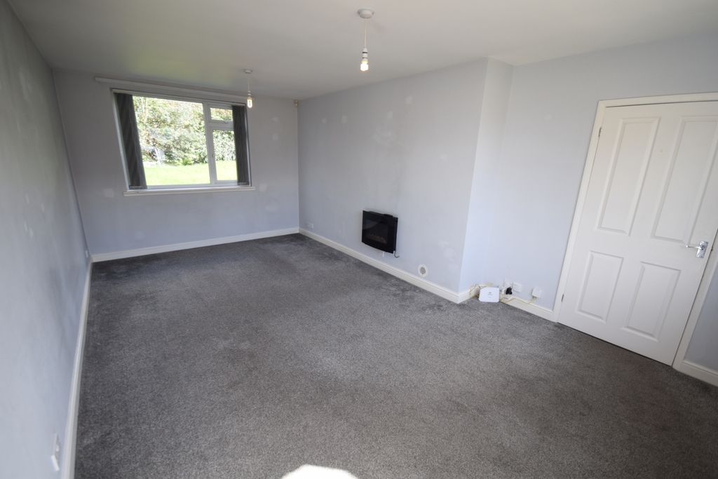 Property photo 3 of 15 Living Room
