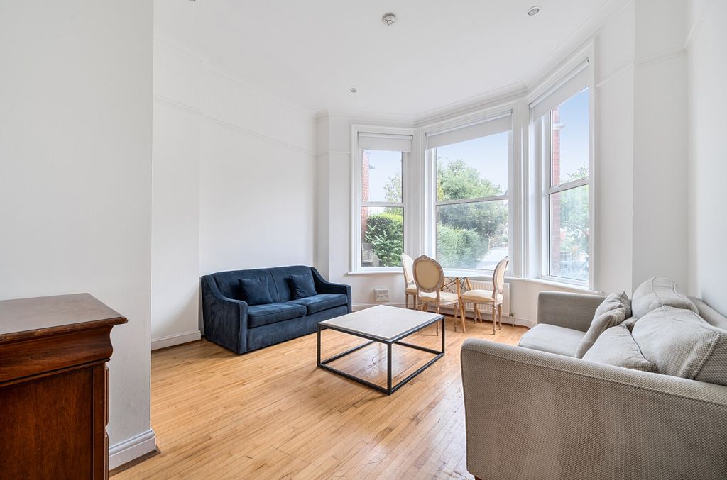 Property photo 3 of 8 1330263-5-688B40d...