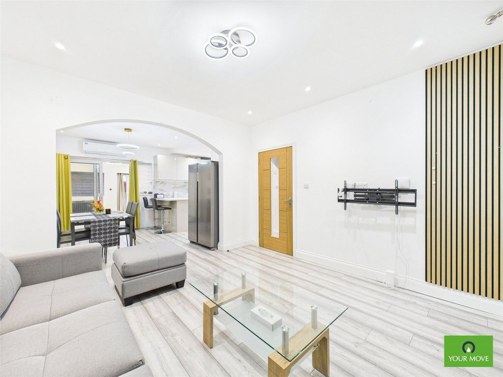 Property photo 3 of 30 Picture No. 02