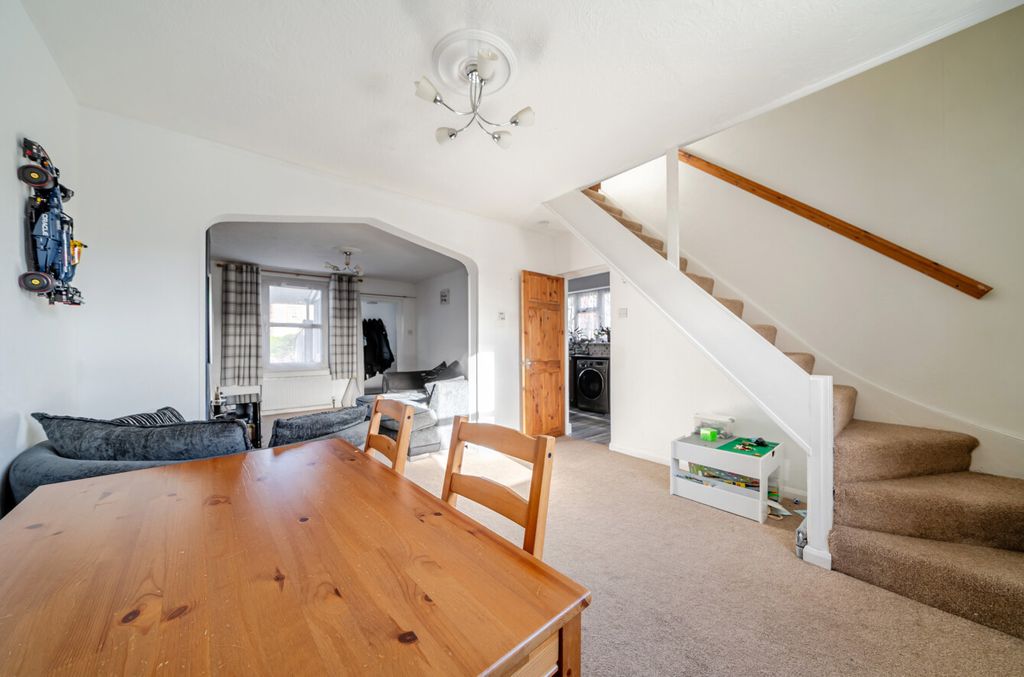 Property photo 3 of 17 Seddons Tiverton