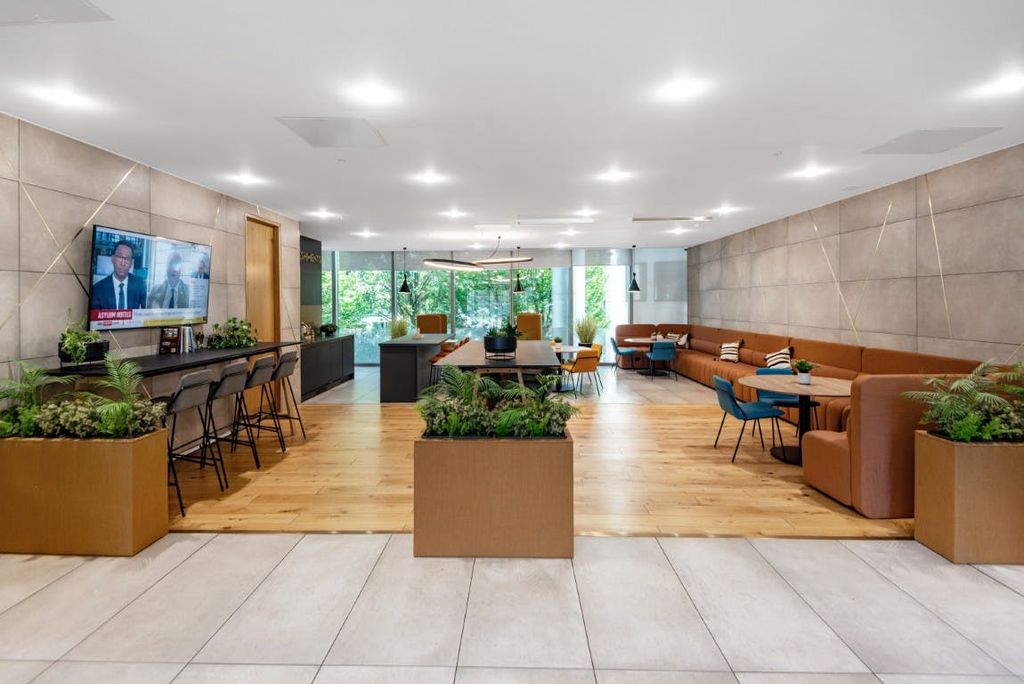 Property photo 2 of 14 Aws981 The Blade, Reading - Second Visit_Reception_The Blade, Reading (53 Of 68).Jpg