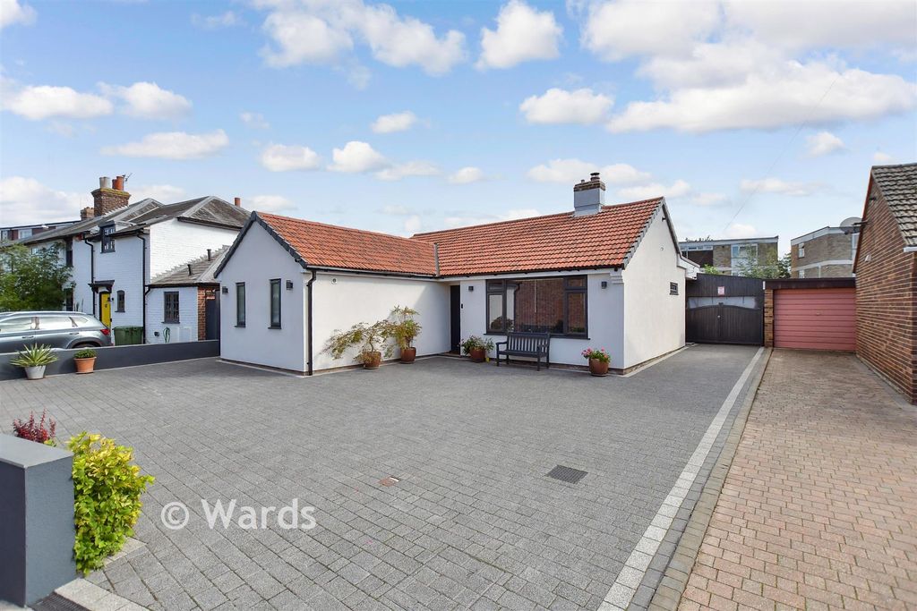 Property photo 1 of 19 External (Web)