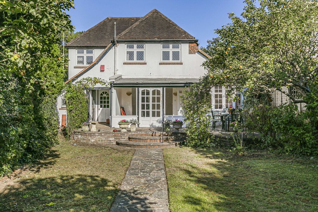 Property photo 3 of 36