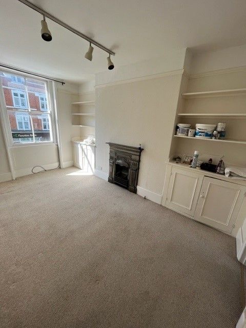 Property photo 2 of 5 Lounge