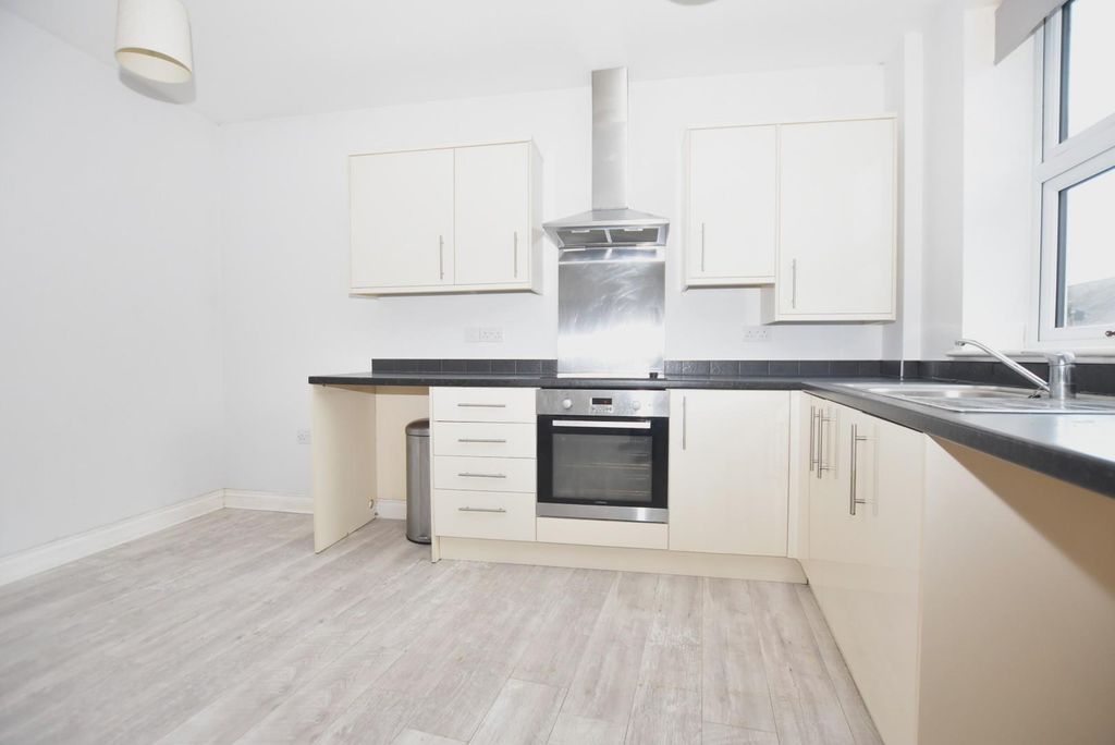 Property photo 2 of 13 Kitchen 1.Jpg