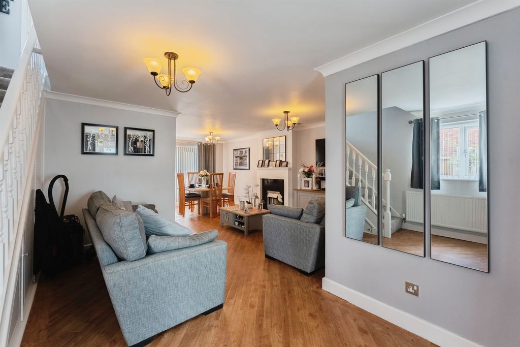 Property photo 3 of 20