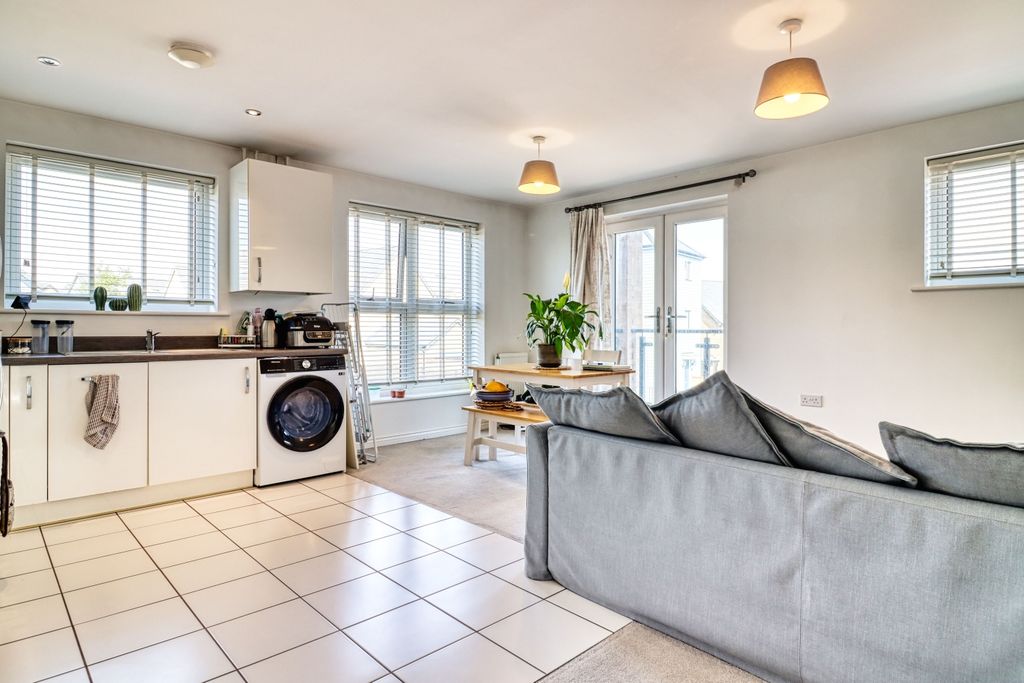Property photo 2 of 11 Open Plan