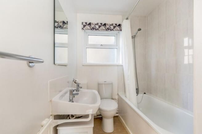 Property photo 3 of 9 Bathroom