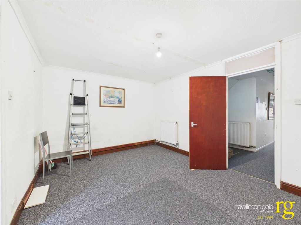 Property photo 3 of 21 Cam02900G0-Pr0326-Still001.Jpg