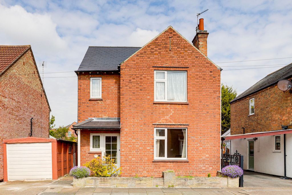 Property photo 1 of 16