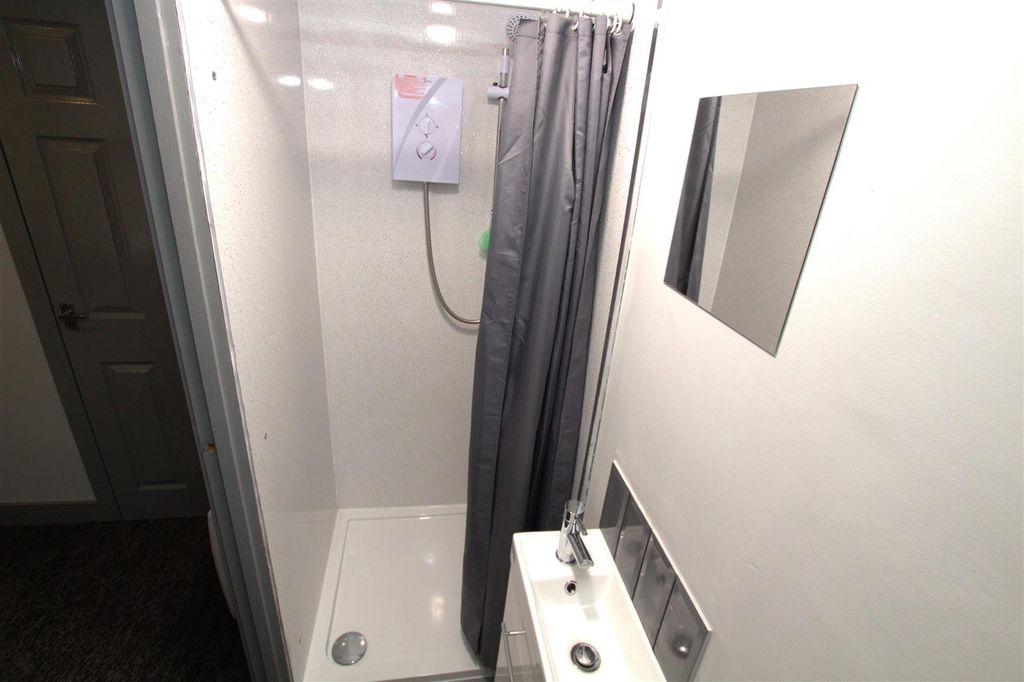 Property photo 3 of 6 Percy Bathroom.Jpg