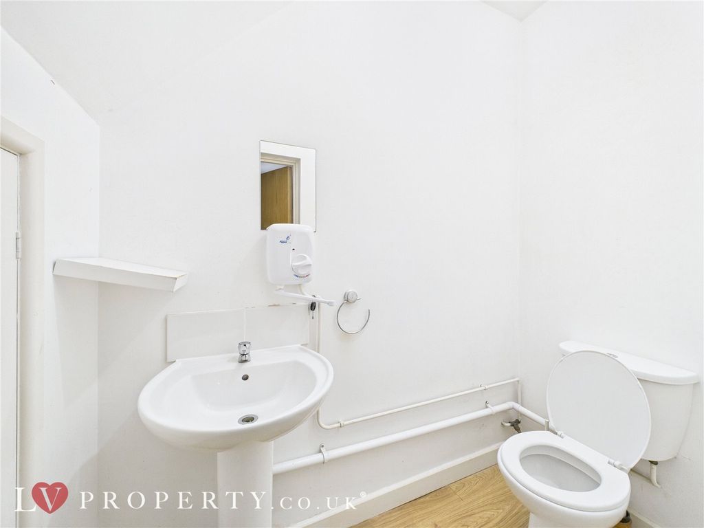 Property photo 3 of 11 Picture No. 12