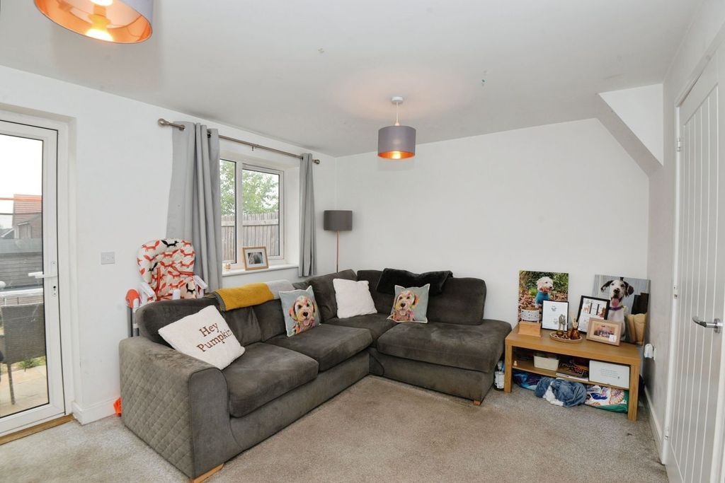 Property photo 2 of 14