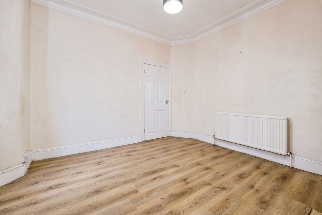Property photo 3 of 20 Pbox-Img.Jpg