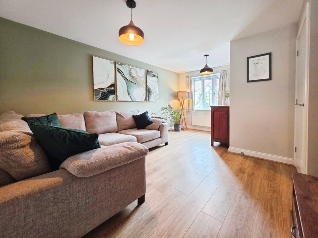 Property photo 2 of 12 Pbox-Img.Jpg