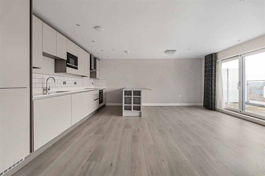 Property photo 3 of 19 Open Plan