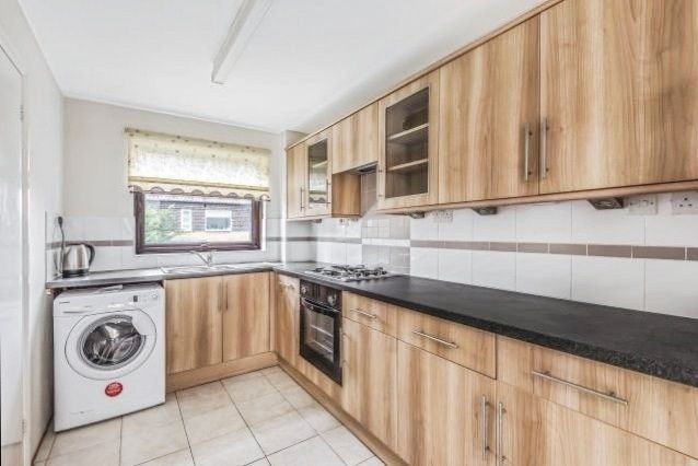 Property photo 2 of 10 Kitchen