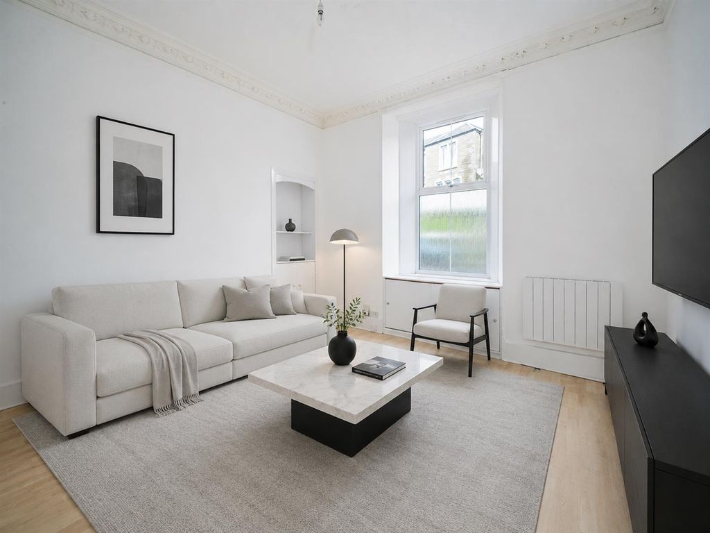 Property photo 2 of 19 Flat B 11 Dudhope Street (2).Png