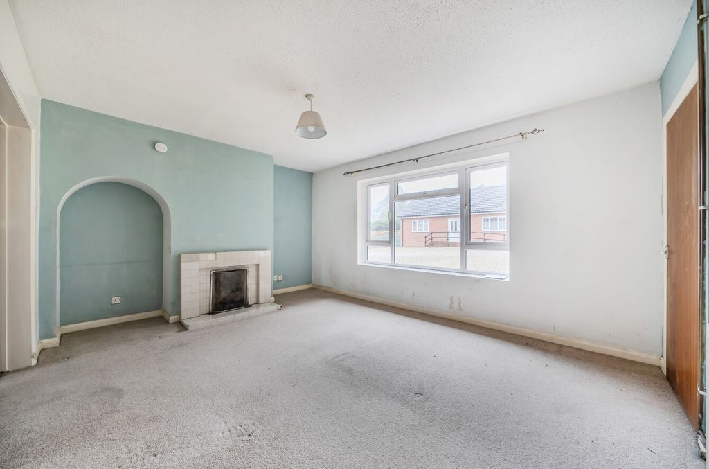 Property photo 3 of 12 1409196-9-6984A6c...