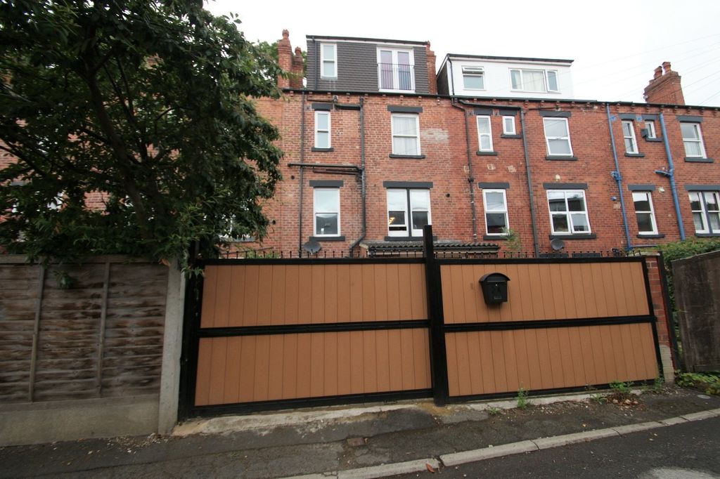 Property photo 1 of 9 0 General
