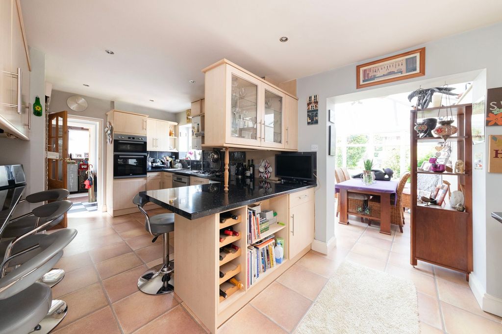 Property photo 2 of 19
