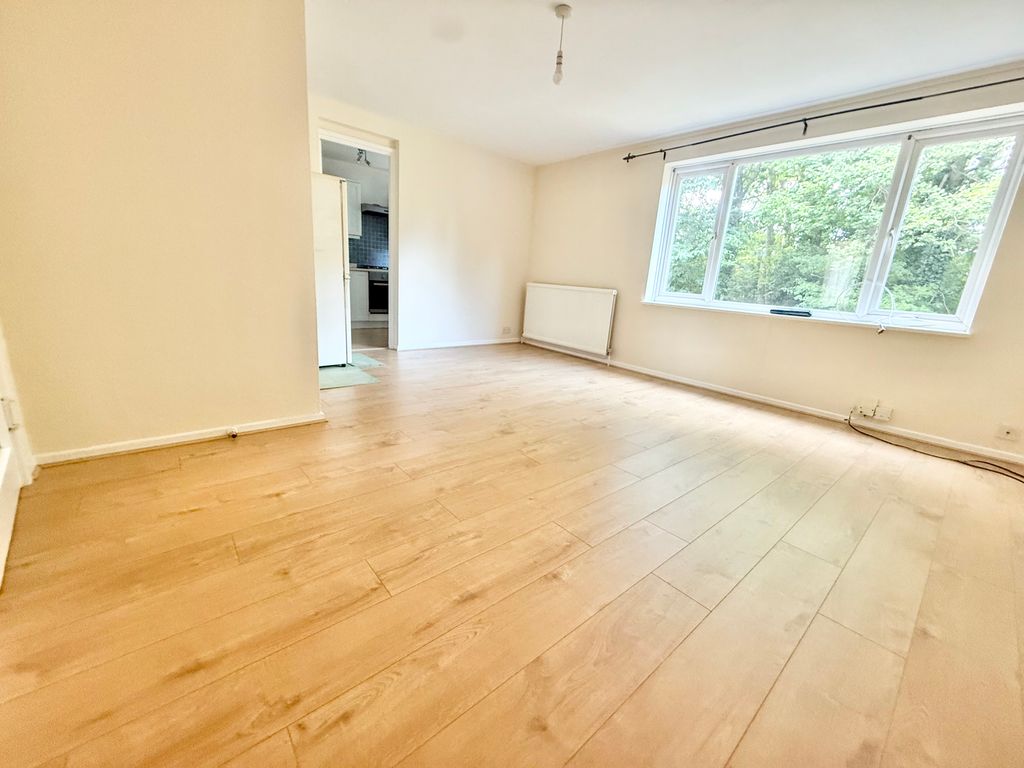 Property photo 3 of 10 Img_1650