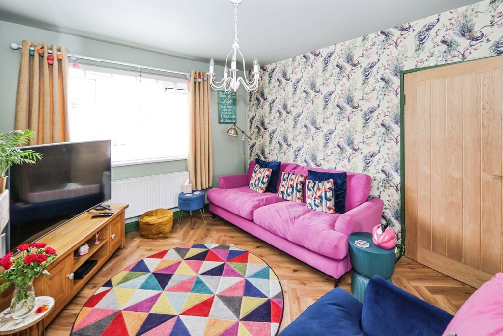 Property photo 2 of 19 Pbox-Img.Jpg