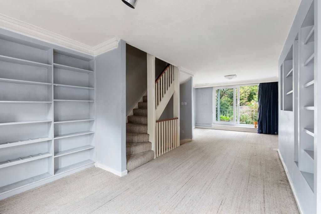 Property photo 2 of 11 Image