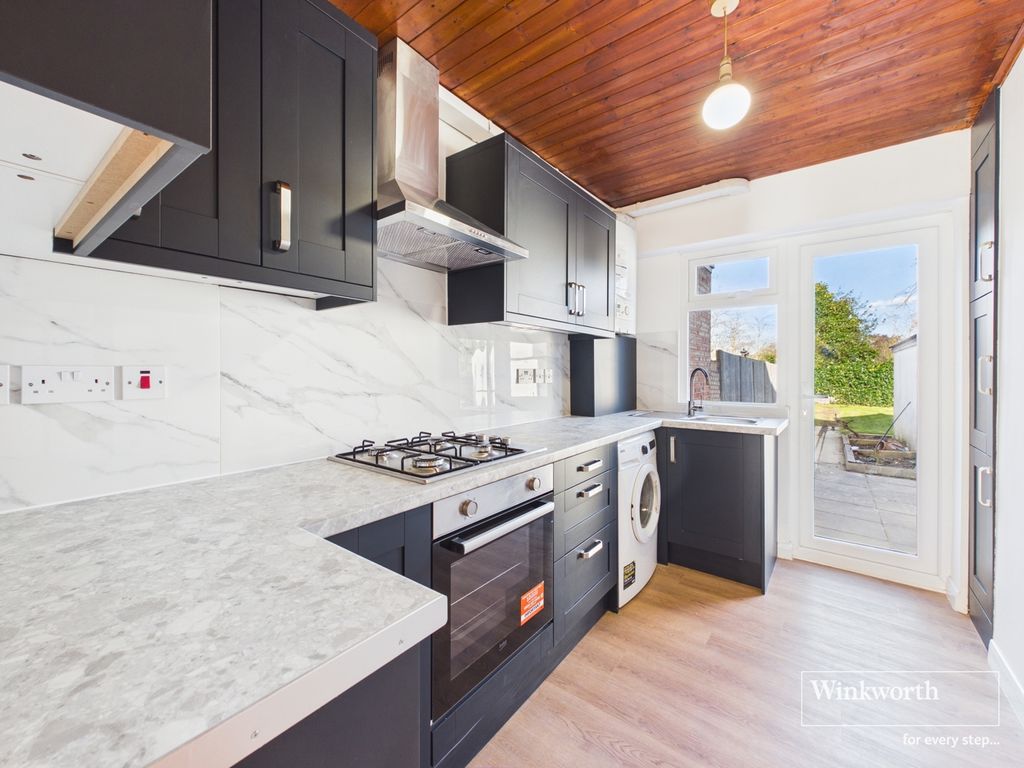 Property photo 2 of 9 Kitchen