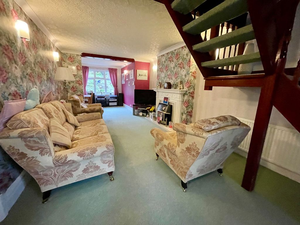 Property photo 2 of 11 4936441