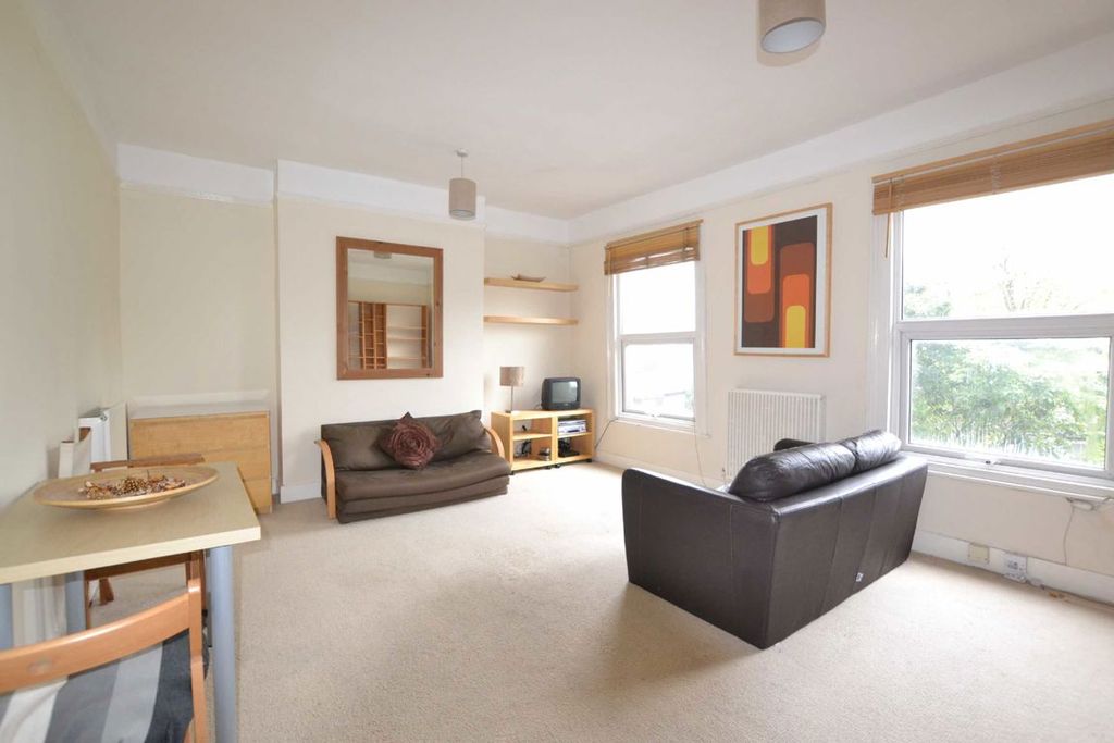 Property photo 1 of 3