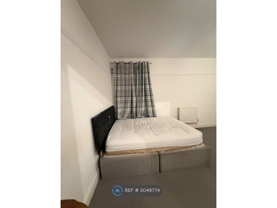 Property photo 3 of 4