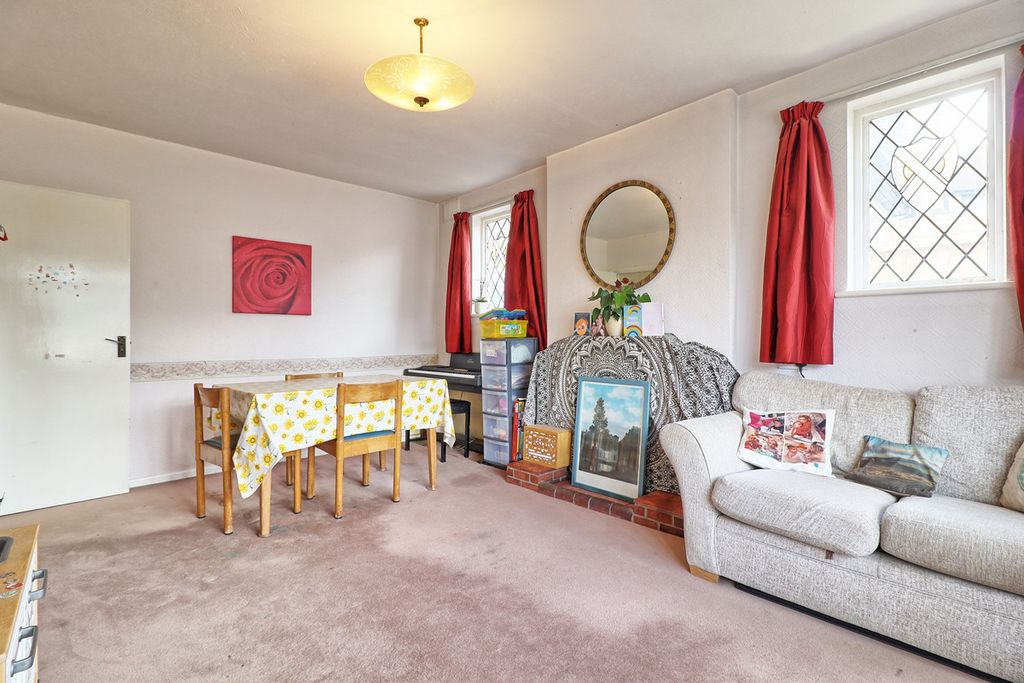 Property photo 3 of 26