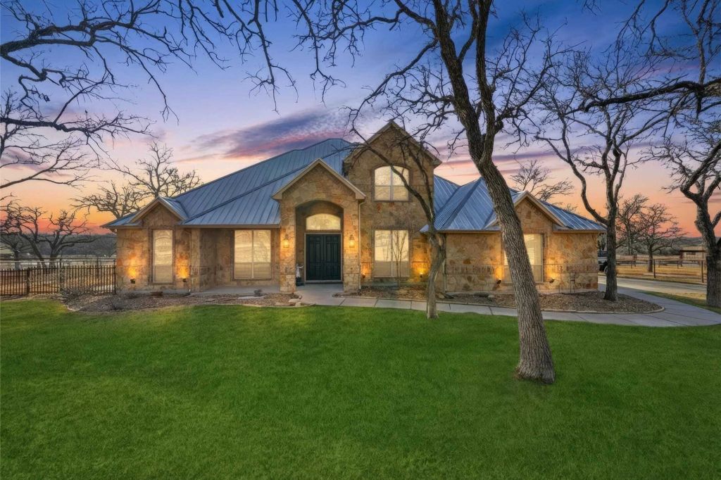 Property photo 1 of 31