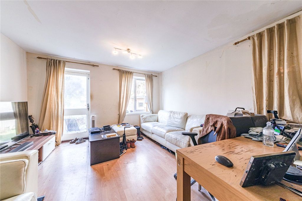 Property photo 2 of 15 Sitting Room