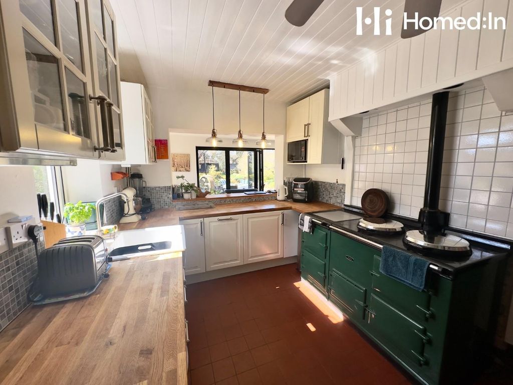 Additional image 23 of 4 bed detached house for saleHorsham Road, Crawley RH11