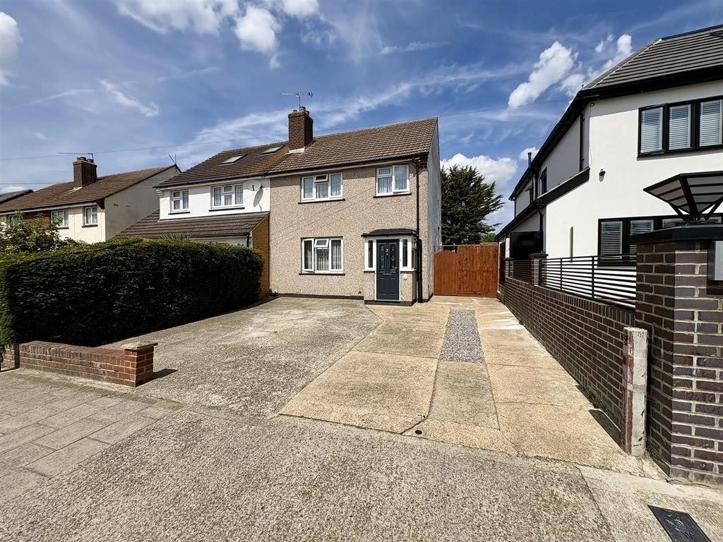 Property photo 1 of 19 External