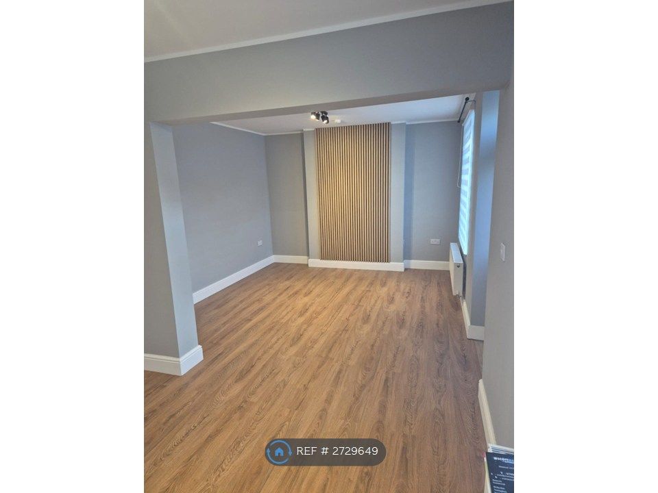 Property photo 2 of 35