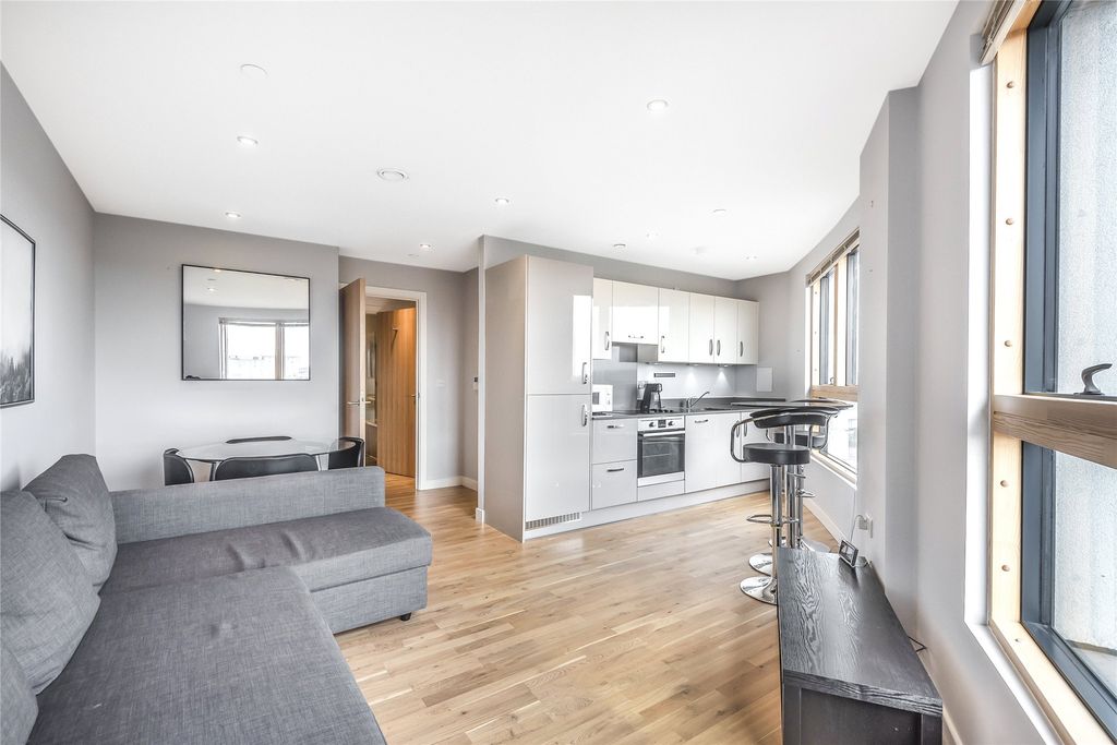 Property photo 1 of 7 Living Area