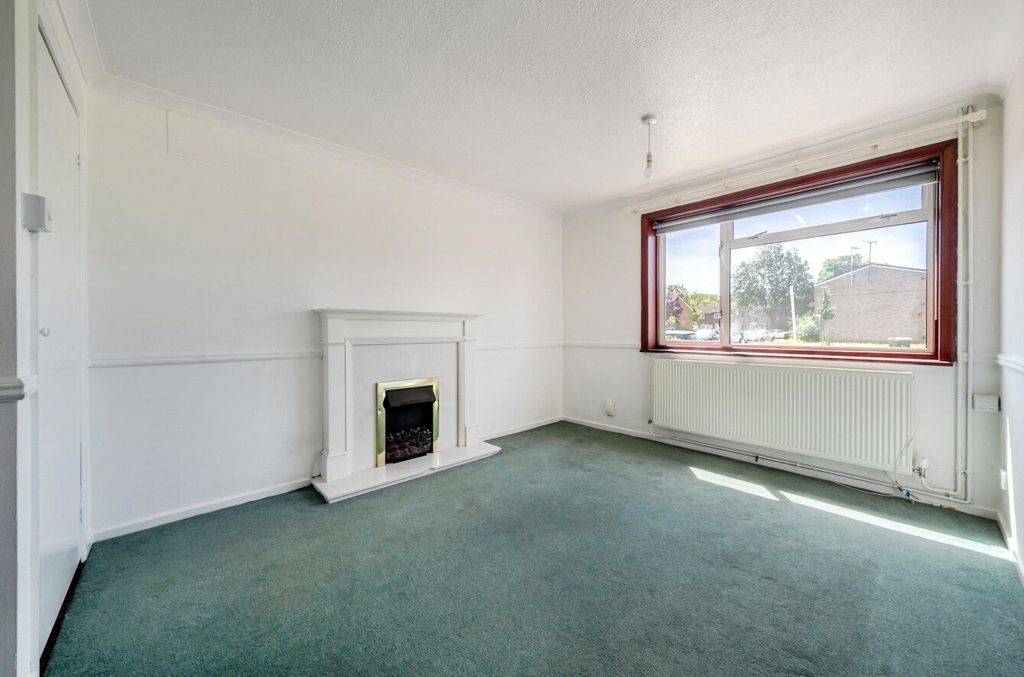 Property photo 2 of 20 Sitting Room
