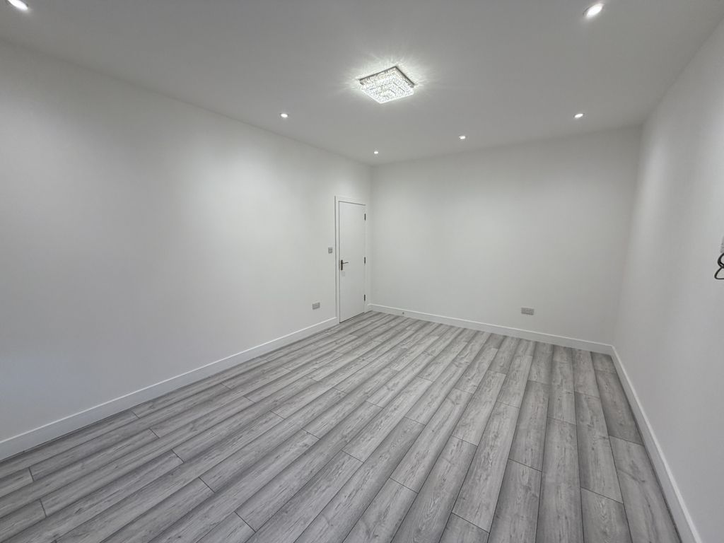 Property photo 2 of 11 Gallery