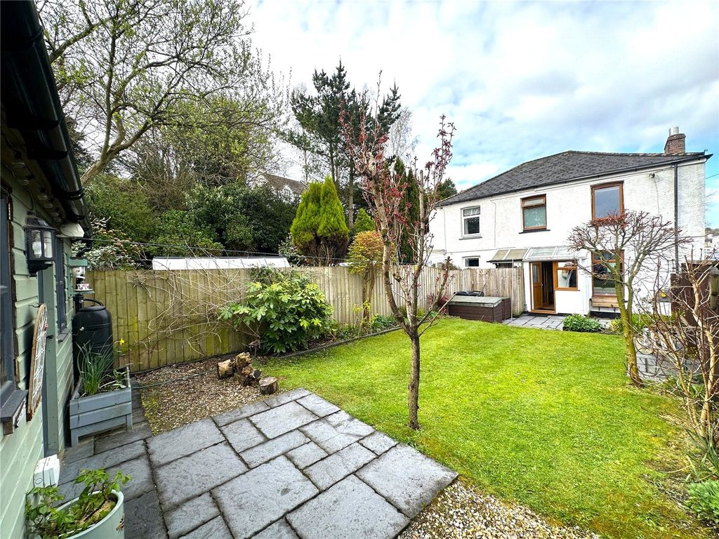 Property photo 1 of 41 Picture No. 05